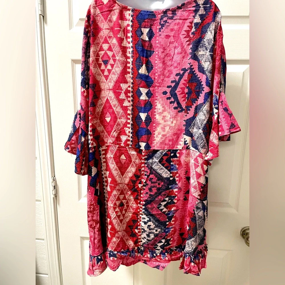 Avenue NWT Tunic - Picture 2 of 4